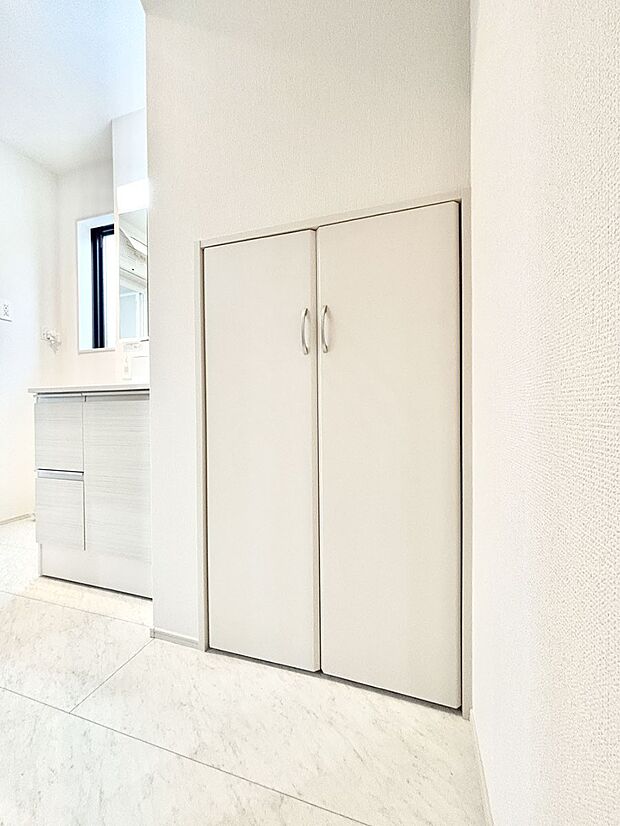 【リネンスペース】便利なリネン庫で、スッキリした使いやすい洗面室に  