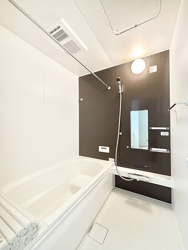 【浴室】落ち着いた雰囲気でゆっくりお寛ぎいただけるバスルーム