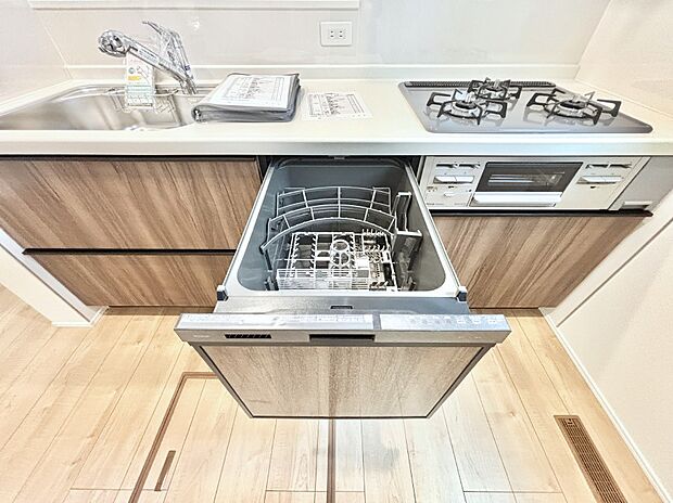 【食洗機】面倒なお片づけは食洗機にお任せ！家事の負担が減って、時間にも気持ちにもゆとりができます。