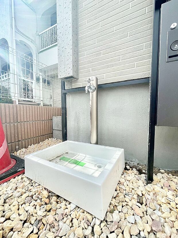 【その他現地】ガーデニングやお掃除に便利な外水栓  