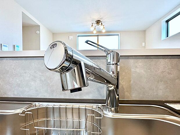 【浄水器】いつでも清潔なおいしいお水を。一つの水栓で水道水と浄水を使い分け。