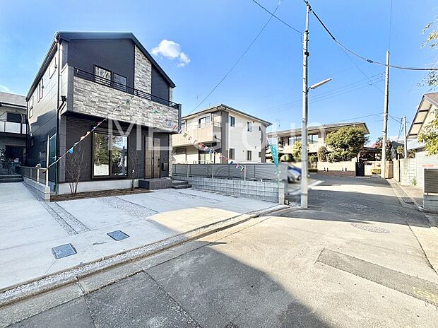 【前面道路含む現地写真】堂々完成！！ ここから始まる新生活を応援いたします！ 
