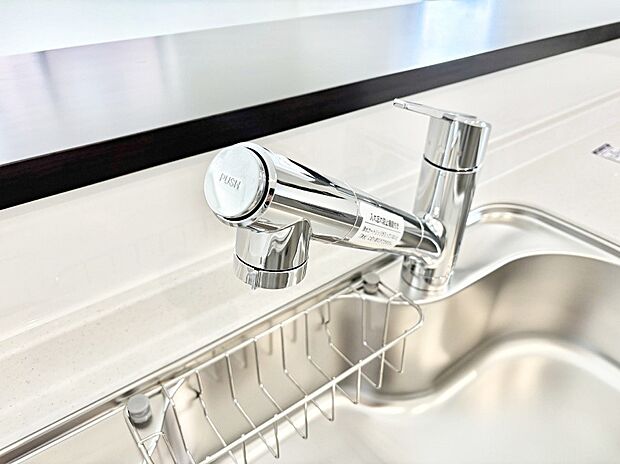 【蛇口一体型浄水器】浄水器一体型のキッチンで洗い物用・料理用と切り替え簡単！キッチンワークをより快適にします！ 
