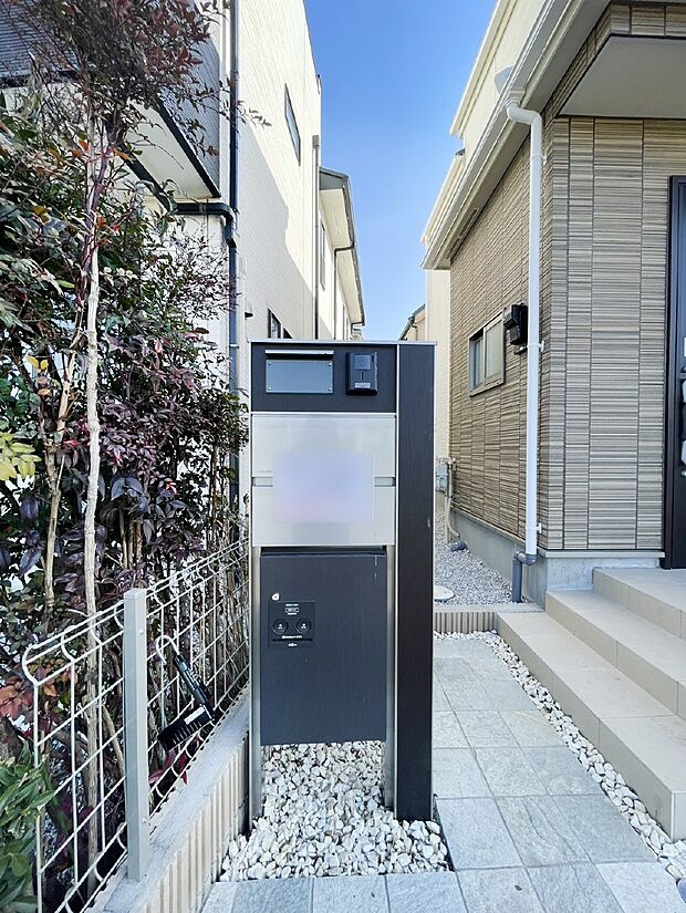 【その他現地】表札・インターホン・ポストをひとつに集約