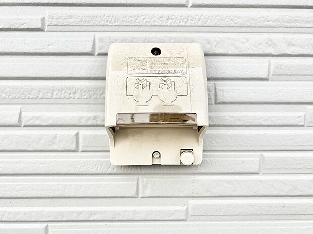 【その他現地】便利な外コンセント。