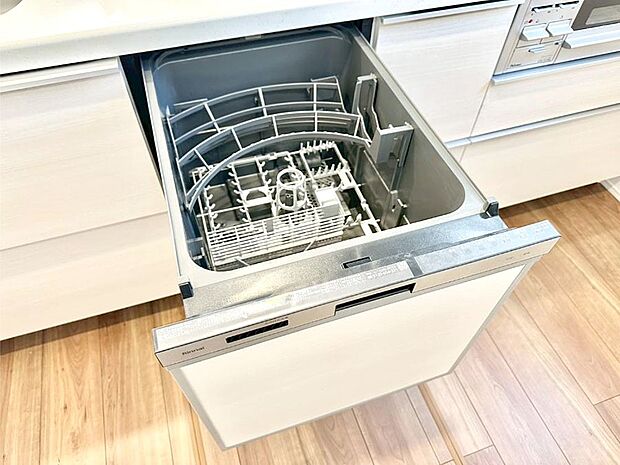 【食洗機】面倒なお片づけは食洗機にお任せ！家事の負担が減って、時間にも気持ちにもゆとりができます。