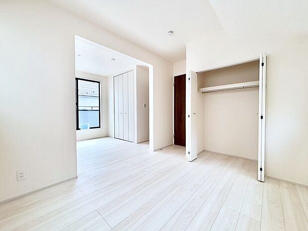 【洋室】将来は2部屋にすることもできますね。お年頃になったら夢の個室にチェンジ!