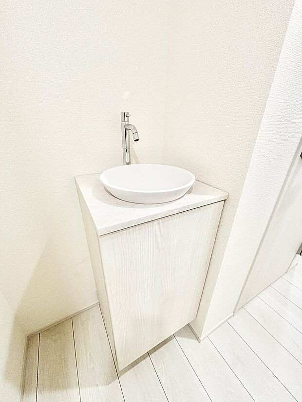 【洗面台】玄関ホールにセカンド洗面台を設けました