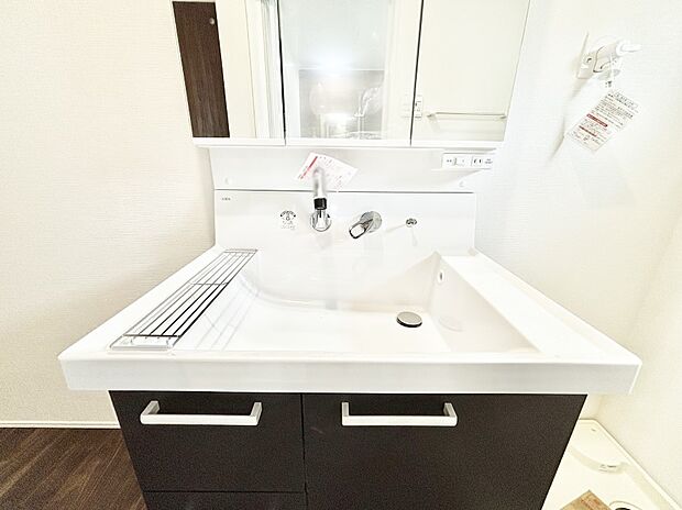 【ハンドシャワー水栓】ハンドシャワー付き！使いやすい洗面台。