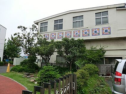 足立サレジオ幼稚園 514m