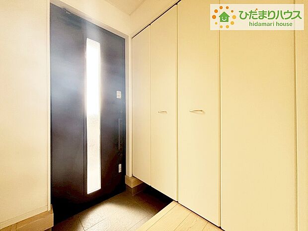 【玄関】《3号棟》玄関は常にすっきり片付いているのが理想！
これだけの大容量シューズボックスがあれば、捨てたくないものを捨てたりする必要もありません♪