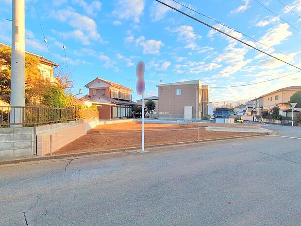 住宅性能評価で耐震等級３（最高等級）を取得！お客様を守る大切な住宅だからこそ、第三者の検査を受けて安心して住んでいただける住宅をご案内させて頂きます。その頑丈さを、ぜひ現地にてご体感くださいませ。