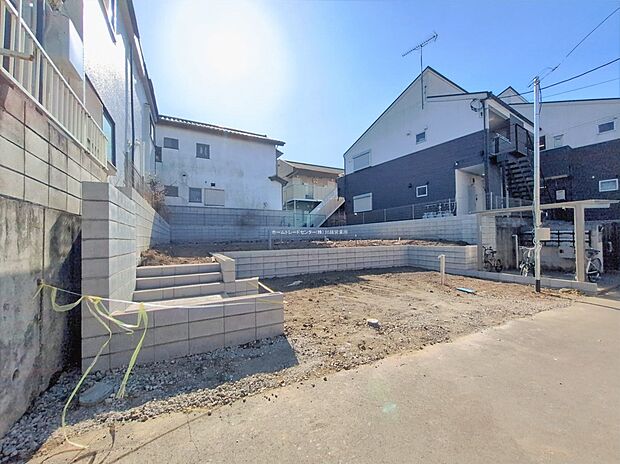 住宅性能評価で耐震等級３（最高等級）を取得！お客様を守る大切な住宅だからこそ、第三者の検査を受けて安心して住んでいただける住宅を建てております。その頑丈さを、ぜひ現地にてご体感くださいませ。
