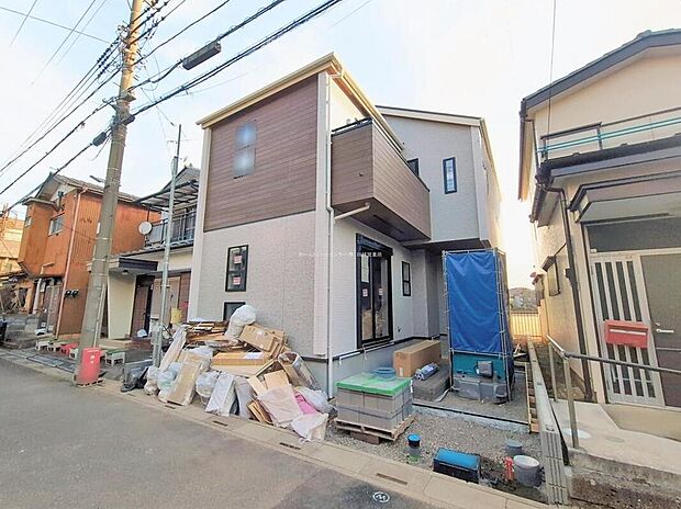 住宅性能評価で耐震等級３（最高等級）を取得！お客様を守る大切な住宅だからこそ、第三者の検査を受けて安心して住んでいただける住宅をご案内させて頂きます。その頑丈さを、ぜひ現地にてご体感くださいませ。