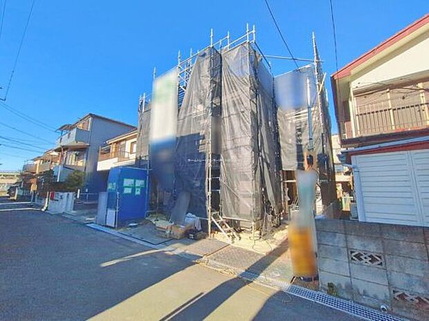 住宅性能評価で耐震等級３（最高等級）を取得！お客様を守る大切な住宅だからこそ、第三者の検査を受けて安心して住んでいただける住宅をご案内させて頂きます。その頑丈さを、ぜひ現地にてご体感くださいませ。

