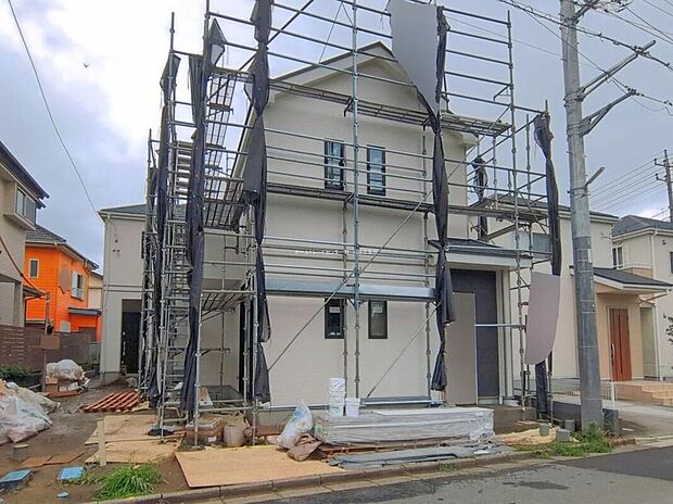 住宅性能評価で耐震等級3(最高等級)を取得!お客様を守る大切な住宅だからこそ、第三者の検査を受けて安心して住んでいただける住宅をご案内させて頂きます。その頑丈さを、ぜひ現地にてご体感くださいませ。