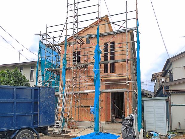 住宅性能評価で耐震等級3(最高等級)を取得!お客様を守る大切な住宅だからこそ、第三者の検査を受けて安心して住んでいただける住宅を建てております。その頑丈さを、ぜひ現地にてご体感くださいませ。