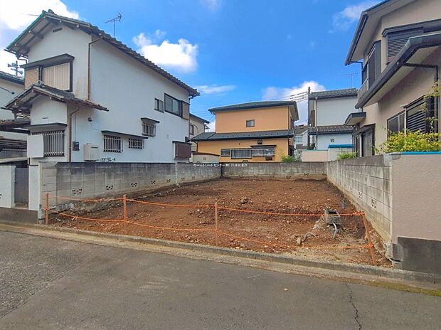 住宅性能評価で耐震等級3(最高等級)を取得!お客様を守る大切な住宅だからこそ、第三者の検査を受けて安心して住んでいただける住宅を建てております。その頑丈さを、ぜひ現地にてご体感くださいませ。