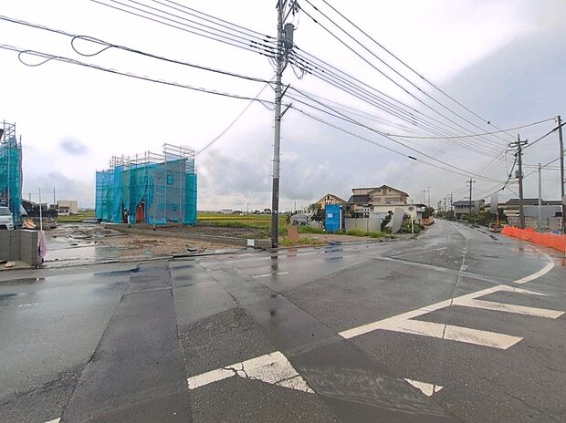 ひとたび扉を開けばそこに待っているのは上質な空間とマイホームでの新生活をイメージさせる優雅なひととき。「この家なら…」ではなく「ここに住みたい♪」と思う感動をお届けいたします。