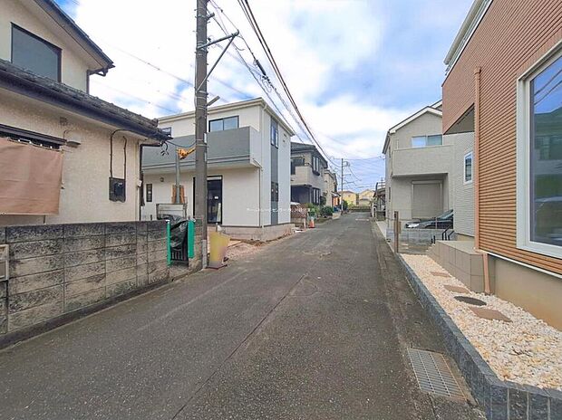 ひとたび扉を開けばそこに待っているのは上質な空間とマイホームでの新生活をイメージさせる優雅なひととき。「この家なら…」ではなく「ここに住みたい♪」と思う感動をお届けいたします。