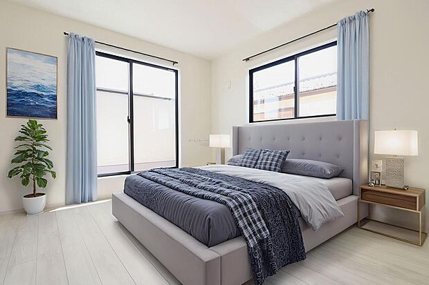 【洋室】大きなベッドを置いてもゆとりのある広さ！収納完備しておりますので、家具が少なく済みます！お掃除もラクラクですね♪※家具をCGで加工しています。家具付き販売ではございません。
