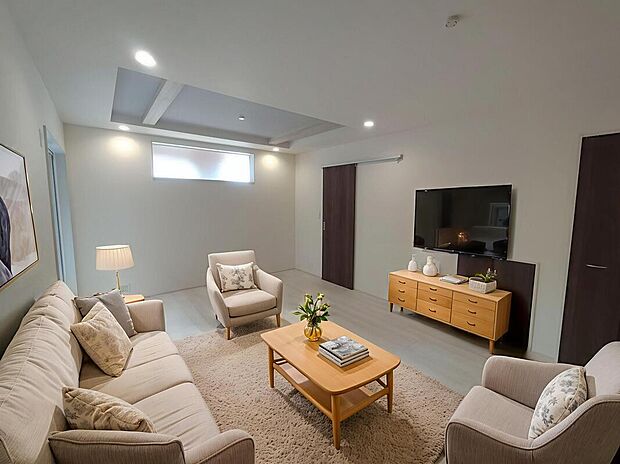 【LDK】広々としたLDKに、自分好みのインテリアでレイアウト。季節ごとに模様替えなども、楽しみの一つとなりそうです。※家具をCGで加工しています。家具付き販売ではございません。
