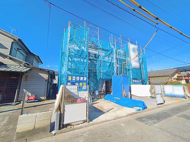 【現地外観写真】住宅性能評価で耐震等級３（最高等級）を取得！お客様を守る大切な住宅だからこそ、第三者の検査を受けて安心して住んでいただける住宅をご案内させて頂きます。その頑丈さを、ぜひ現地にてご体感くださいませ。
