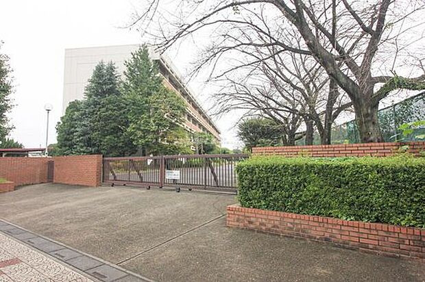 鶴ヶ島市立西中学校（約600m）