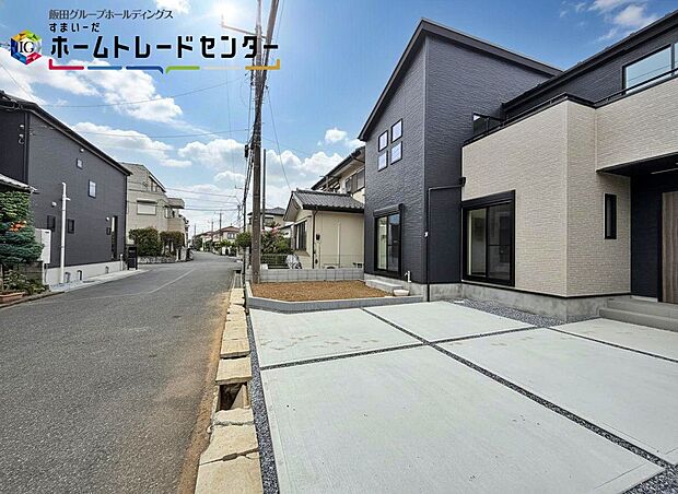 【バルコニー】日当たりのよい広さのあるバルコニー。一度にたくさんの洗濯物を干すことができます。