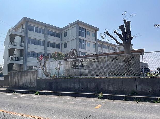鶴ヶ島市立藤中学校（約716m）