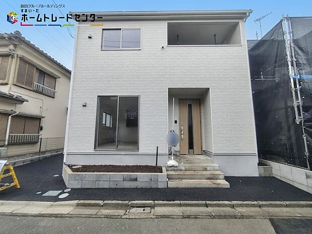 【現地外観写真】土日のご予約はもちろん、平日やお仕事のお時間に合わせての夜間のご案内も実施しています。まずはお客様のご都合をお伺いさせて頂き、それに合う形で物件のご紹介をさせていただきます。
