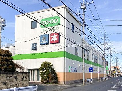 コープ高階店 885m(徒歩12分/自転車で4分)