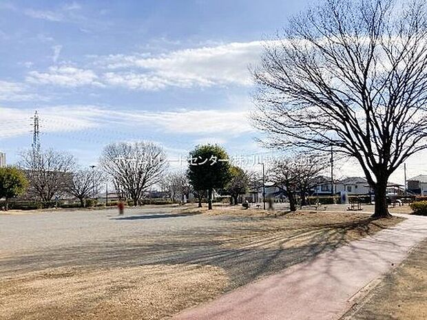 岸町健康ふれあい広場(約1,875m)