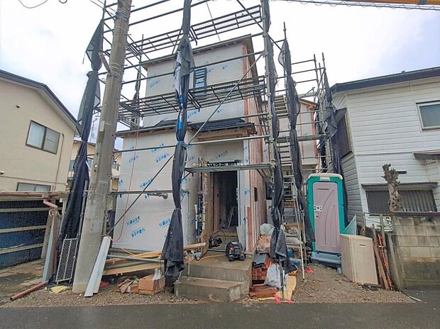 【現地外観写真】住宅性能評価で耐震等級３（最高等級）を取得！お客様を守る大切な住宅だからこそ、第三者の検査を受けて快適にお住まいいただける住宅をご案内させていただきます。その頑丈さを、ぜひ現地にてご体感くださいませ。