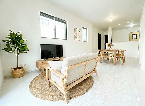 1号棟 料理をしながらリビングにいる家族との会話を楽しめる、カウンターキッチン。