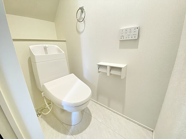 【トイレ】2号棟 清潔感のあるトイレ