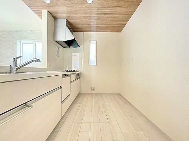 【キッチン】4号棟 主婦の方に支持されているカウンターキッチンです。