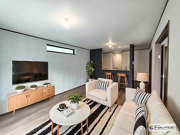 暖かな雰囲気のLDK。ご家族が自然と集まる穏やかな暮らしがイメージできますね♪
※こちらはCGで画像を生成したイメージ画像になります。家具などは付いておりません。