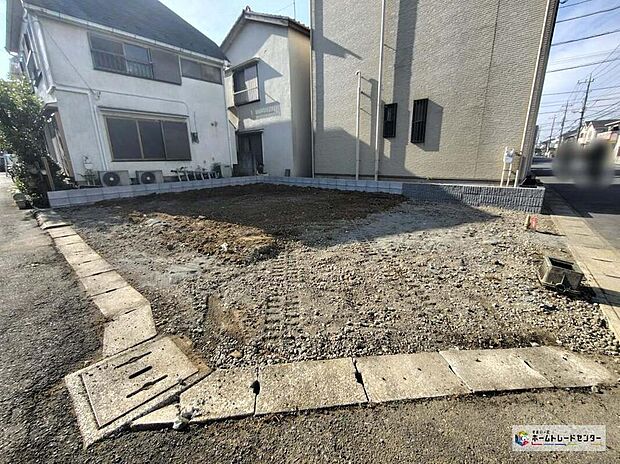 【現地外観写真】
ＪＲ常磐線「馬橋」駅まで徒歩10分！
安心の住宅性能評価取得物件！住宅性能表示制度で7項目において最高等級を取得♪地震に強い家！