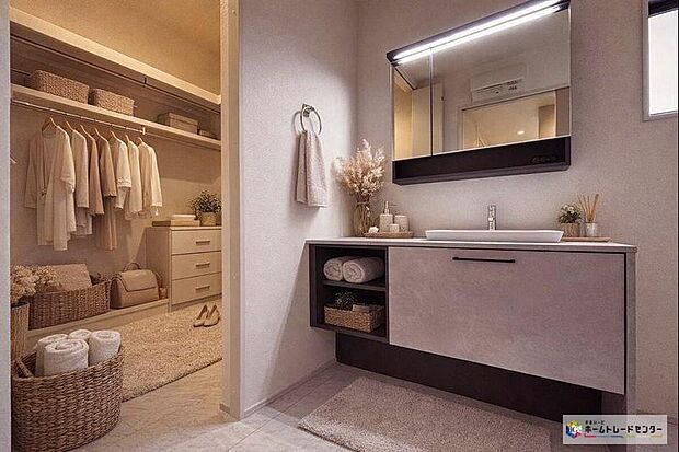 ☆ウォークインクローゼット☆
季節を問わずたっぷり収納ができるウォークインクローゼット完備！※こちらはCGで画像を生成したイメージ画像になります。家具などは付いておりません。