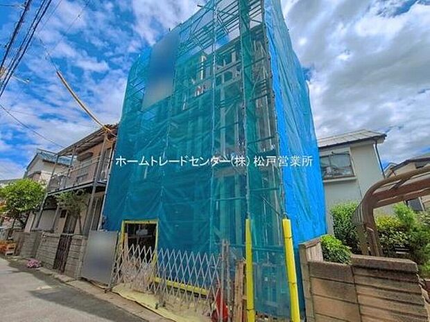 【現地外観写真】
休日にご家族揃ってご見学はいかがでしょうか♪実際の現地を見てみると図面などではわからない、新たな発見もあります!まずは、お気軽にお問い合わせください♪