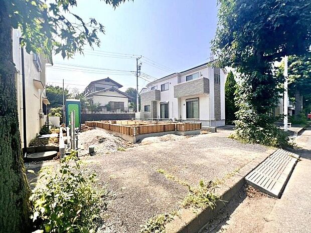 これから徐々に家の骨組みが出来上がっていきます。どんな家が建つのか楽しみですね♪この街で・この家で暮らしたいと思わせる理由を是非現地でお確かめ下さい。