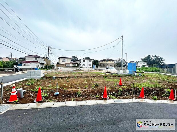 同じ時期に生活をスタートさせるご家族の多い分譲地は、困ったときも心強い♪マンションとは違い、自分だけの一人部屋や遊びまわれるお庭などお子様にうれしいポイントが盛りだくさん!
