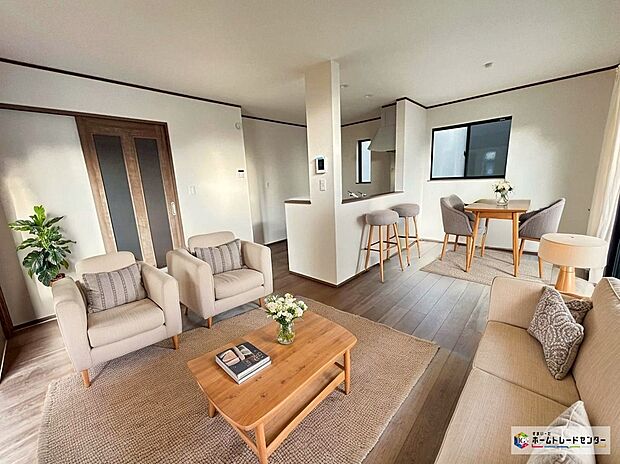 【リビング】【C号棟】お陽さまの光をさわやかな風をたっぷりとりこめます。室内はいつも明るい印象なので気持ちの良い朝を迎えられます。※こちらはCGで画像を生成したイメージ画像になります。家具などは付いておりません。