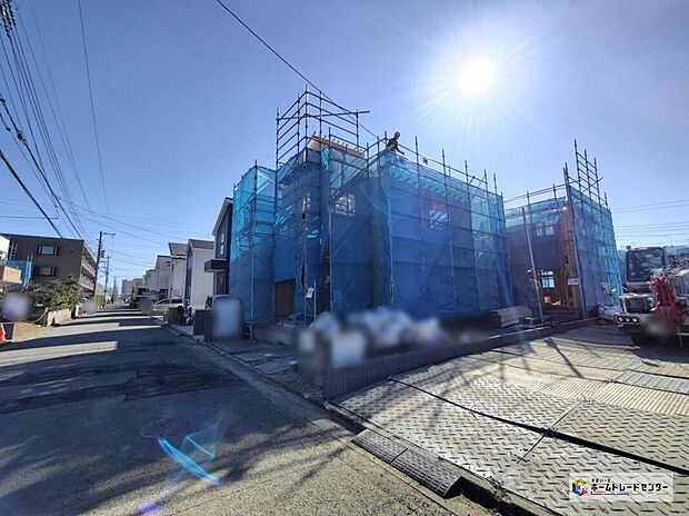 【現地外観写真】一戸建ての大きなメリットは、「自分の土地」を自由に使えること。好きなペットが飼えるほか、ガーデニングやＤＩＹ、車やバイクの手入れなど様々な趣味を楽しめます♪