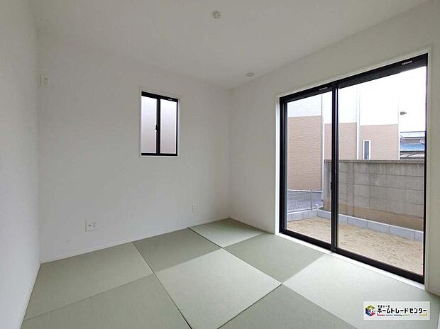 【リビング以外の居室】客間としても、また小さいお子様の目の届く遊び場やお昼寝スペースとしても使える便利な和洋室付きのプランです♪