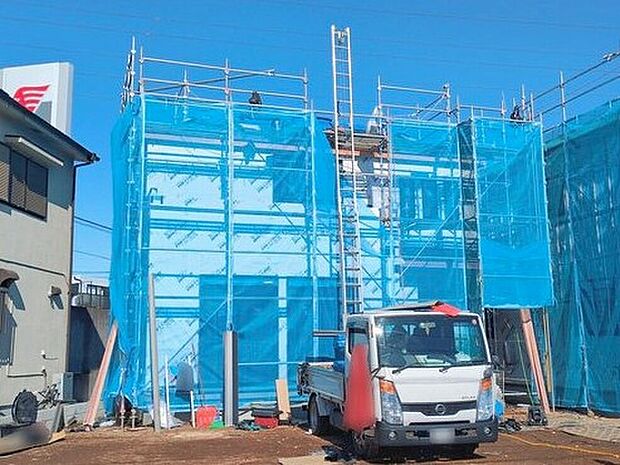 【現地外観写真】【A号棟外観】休日にご家族揃ってご見学はいかがでしょうか♪実際の現地を見てみると図面などではわからない、新たな発見もありますのでまずはお気軽にお問い合わせください♪