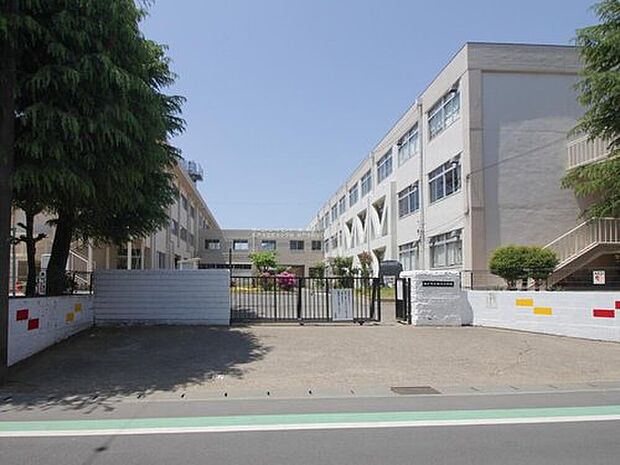 松戸市立稔台小学校(約1,100m)