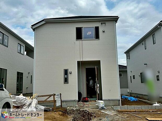 【現地外観写真】休日にご家族揃ってご見学はいかがでしょうか♪実際の現地を見てみると図面などではわからない、新たな発見もありますのでまずはお気軽にお問い合わせください♪
