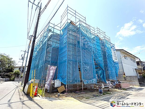 【現地外観写真】今なら建築中の様子をご覧になることができます♪
当日のご見学予約も承ります。同じものは2つとない「夢のマイホーム」との出会いが待っているかもしれません。